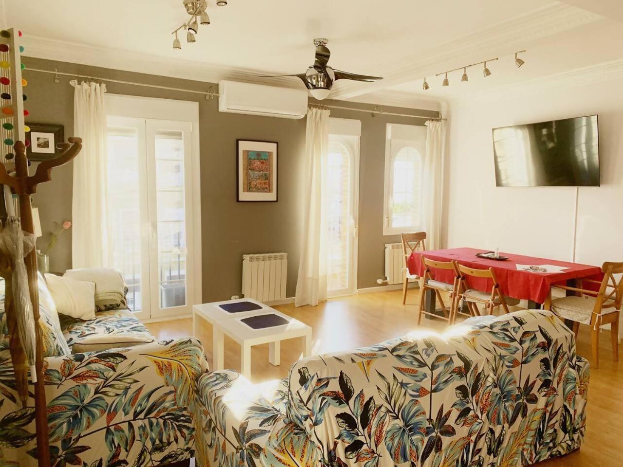 Un Hogar En El Centro Con Parking Gratuito Apartment Zaragoza Exterior photo